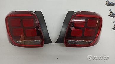 Fanalino stop dx o sx dacia sandero stepway 2019