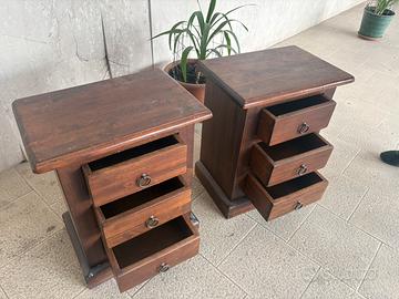 Comodini in legno