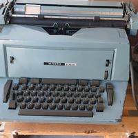 Macchina per scrivere Olivetti