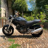 Ducati monster 600 dark