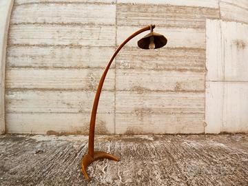 lampada ad arco in legno antichità vintage