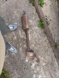 parte dello scarico della Clio 3 1.2 16v