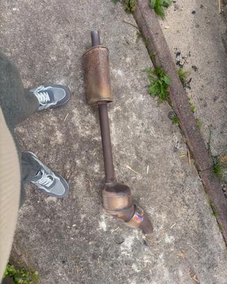 parte dello scarico della Clio 3 1.2 16v