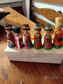 6 statuine in legno 