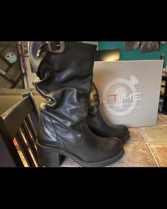 Stivali vera pelle pari al nuovo