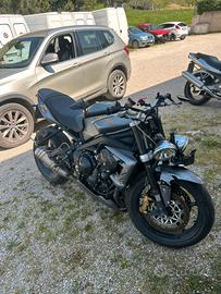 Triumph Street Triple 675 R incidentata