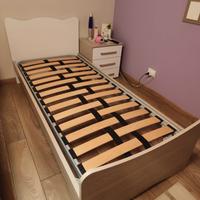 struttura letto singolo con comodino 