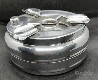 portacenere in metallo a tre posti con pulsante