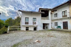 CASA SEMINDIPENDENTE A CASTELLAMONTE