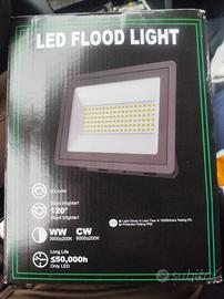 10 fari LED nuovi ancora imballati