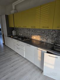 Cucina pari al nuovo