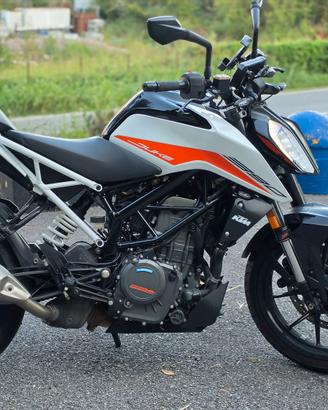 KTM duke 390