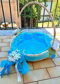 Cesto in vimini decorato per bomboniere
