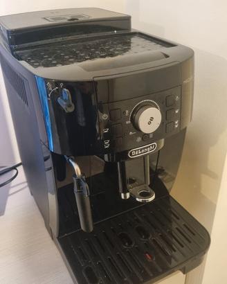 De Longhi magnifica S