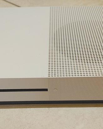 Xbox One S 1TB con 2 joystick e 4 giochi