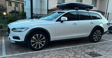 VOLVO V90 CROSS COUNTRY B4 AWD PLUS
