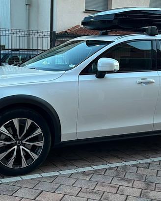 VOLVO V90 CROSS COUNTRY B4 AWD PLUS