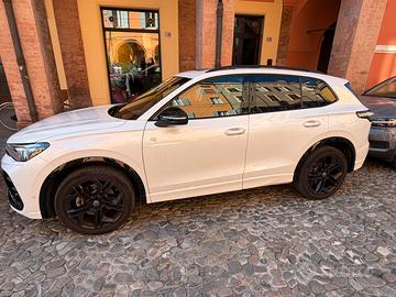 Volsfagen tiguan R-linr 2.0 TDI 110 kw 150 Cv DSG