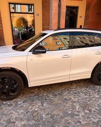 Volsfagen tiguan R-linr 2.0 TDI 110 kw 150 Cv DSG