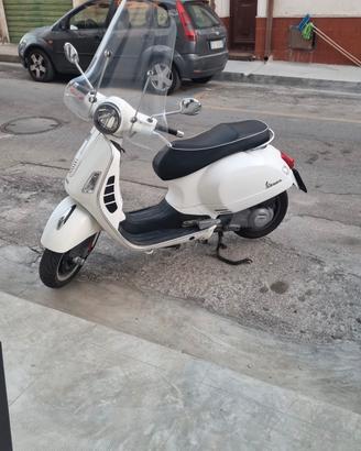 Vespa Gts 300