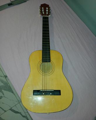 Chitarra classica 4/4 in buone condizioni