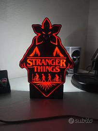 🎬 Lampada LED Stranger Things – Lightbox 3D Artig