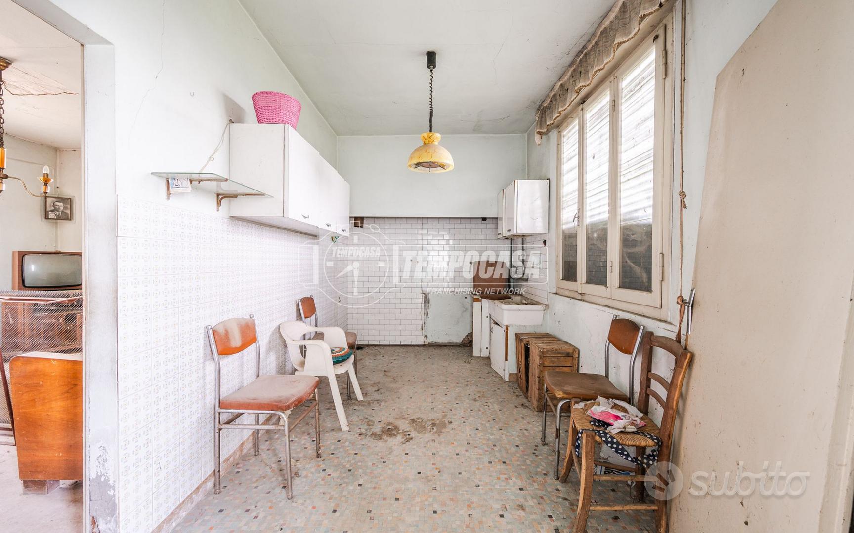 Villa bifamiliare da ristrutturare a Faenza - Vista 6