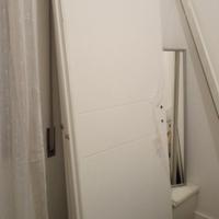 Due porte standard complete di telai e coprifili