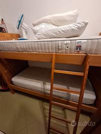 Camera da letto completa in legno massello 