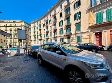 NEGOZIO A NAPOLI