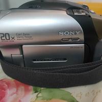 Videocam, fotocam digitale sony e classica yashica