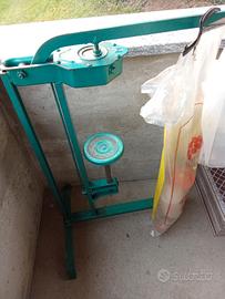 macchinetta per imbottigliare vino 