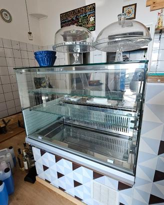 ATREZZATURA RISTORANTE / BAR