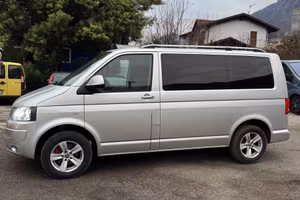 Volkswagen Caravelle T5 2.0 TDI 140 CV (2010)