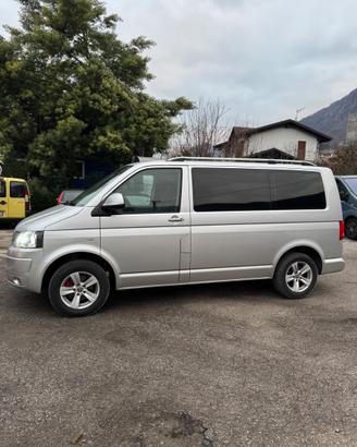Volkswagen Caravelle T5 2.0 TDI 140 CV (2010)