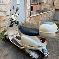 Vespa et4 125