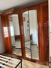 Cucina , 2 armadi , divano. Cassettiera, letto