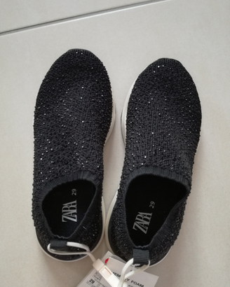 Nuovissime scarpe da ginnastica elastici numero 29