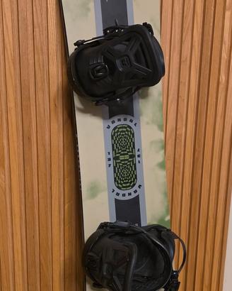 Tavola da snowboard K2 Vandal 137 + attacchi Union