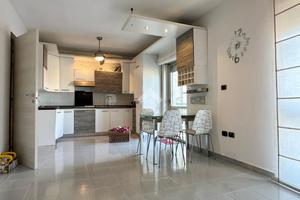 3 LOCALI A GIUGLIANO IN CAMPANIA