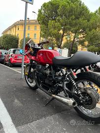 Moto Guzzi V7 (Special Cafe Racer)