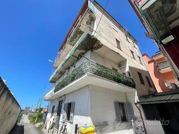 2 LOCALI A CASTELLAMMARE DI STABIA