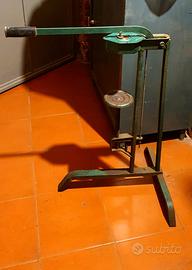 Tappatrice manuale a colonna