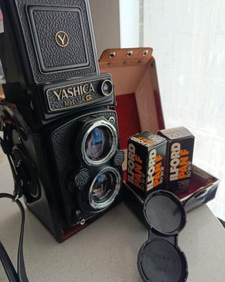 YASHICA MAT - 124 G + Custodia integrata