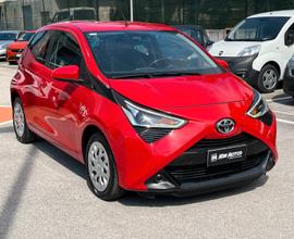 Toyota aygo 1.0 x-play cambio automatico