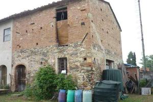 Rustico / Casale di 114 m² con 2 locali a Bientina