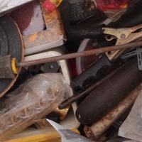 Cestone pieno di minuteria fai da te