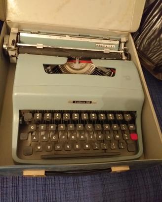 macchina da scrivere olivetti lettera 32