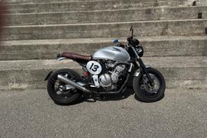 hornet 600