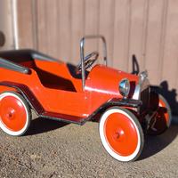 Auto a pedali in lamiera- Vintage 